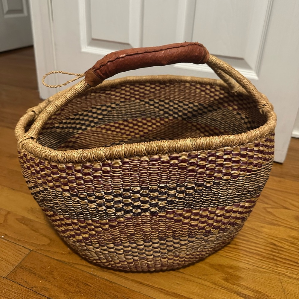 Large Basket Leather Handle Bolga Market Multi Use Hand-woven in Ghana